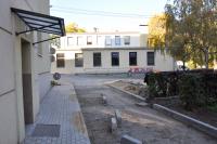 Droga dojazdowa do budynków 22 i 24 (fot. M. Pycka)