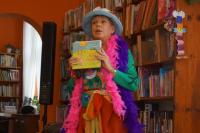 Ciotka Klotka w bibliotece