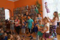 Lato z biblioteką