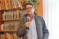 Spotkanie z Wojciechem Malajkatem w Powiatowej i Miejskiej Bibliotece Publicznej (fot. PiMBP)