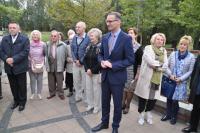 Uroczyste odsłonięcie ławki dla „diamentowych”  i  „złotych” par małżeńskich, 01.10.2018 (fot.R.Gucwa)