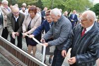 Uroczyste odsłonięcie ławki dla „diamentowych”  i  „złotych” par małżeńskich, 01.10.2018 (fot.R.Gucwa)