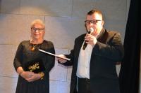 Przekazanie duplikatu torebki Księżnej Kate (fot. R. Gucwa)