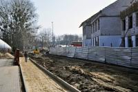 Budowa chodnika przy kortach tenisowych