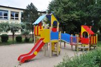 Nowe urządzenia zabawowe (fot. M. Pycka)
