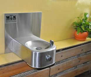 W pruszczańskich szkołach ruszyły zdroje