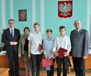 XIII Sesja Rady Miasta Pruszcz Gdański i wyróżnienie dla pruszczańskich uczniów