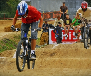 Cycling through Pruszcz
