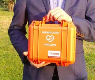 Defibrylator od Energi – będzie dbał o bezpieczeństwo na imprezach